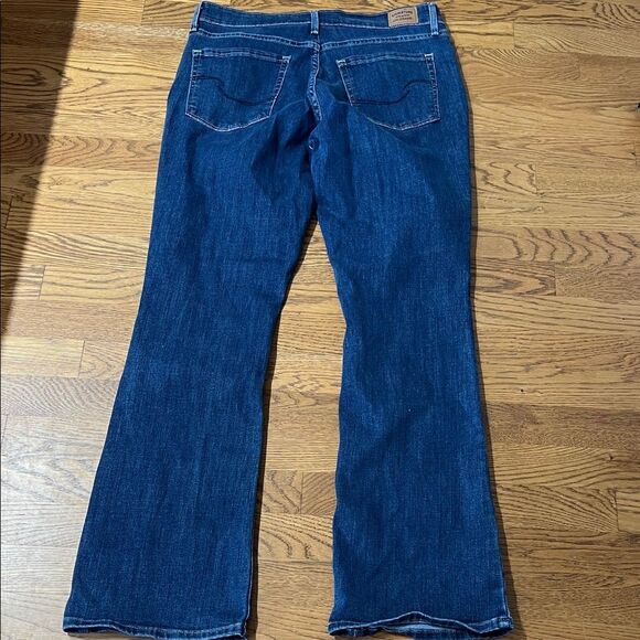 Signature Levi Strauss Midrise Bootcut Blue Women's Jeans 29/32 - Picture 2 of 8
